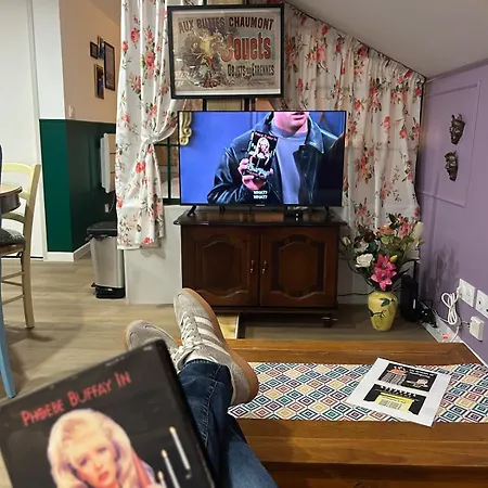 Chez Monica Hayange